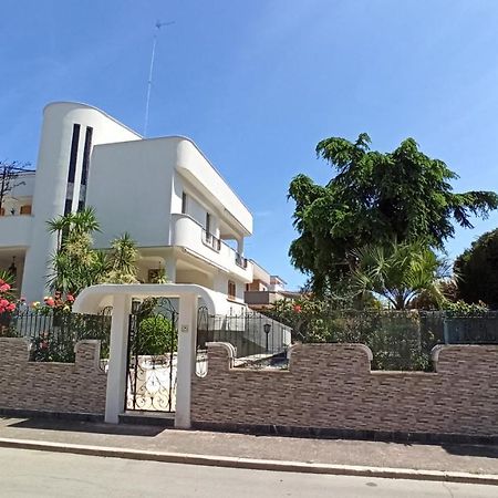 Villa Mary - Apartments Трани Экстерьер фото