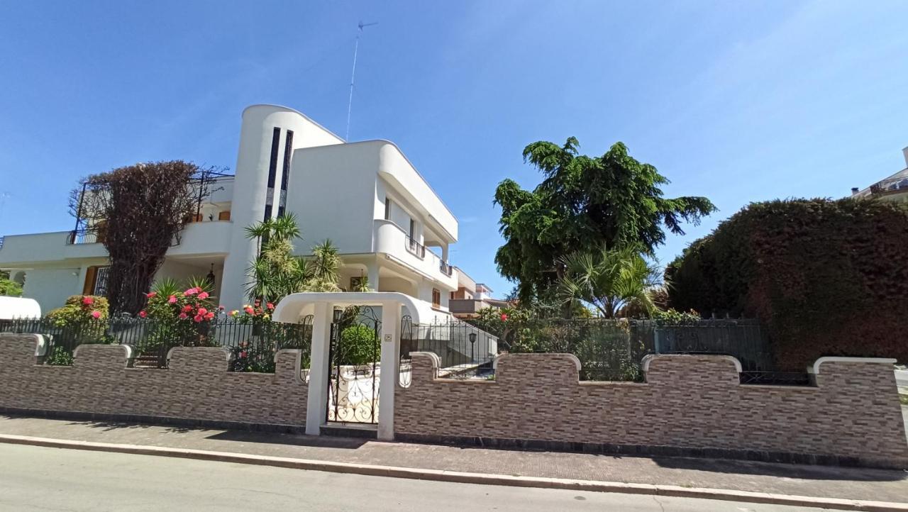 Villa Mary - Apartments Трани Экстерьер фото