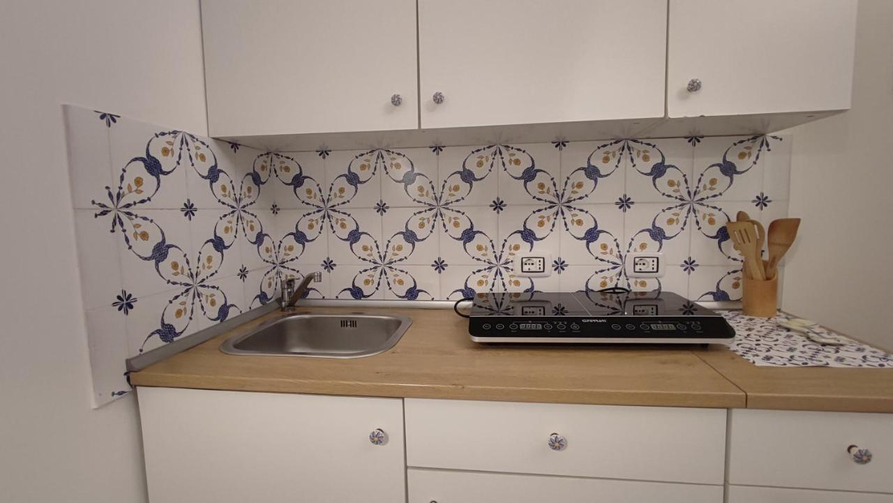 Villa Mary - Apartments Трани Экстерьер фото
