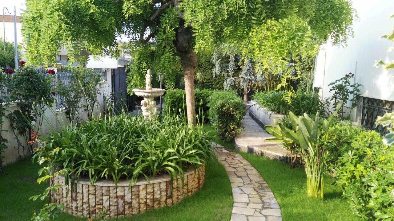 Villa Mary - Apartments Трани Экстерьер фото